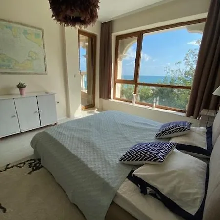 Seafront 2-bedroom With Pools And Direct Access La Daire *