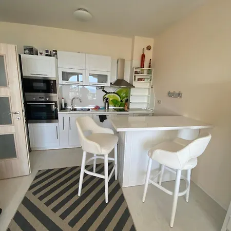 Seafront 2-bedroom With Pools And Direct Access La Apartmán Varna
