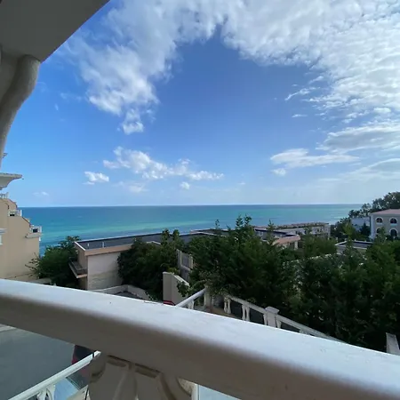 Seafront 2-bedroom With Pools And Direct Access La Varna