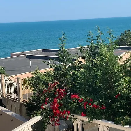 Seafront 2-bedroom With Pools And Direct Access La Apartmán