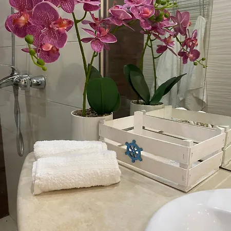 Seafront 2-bedroom With Pools And Direct Access La * Varna
