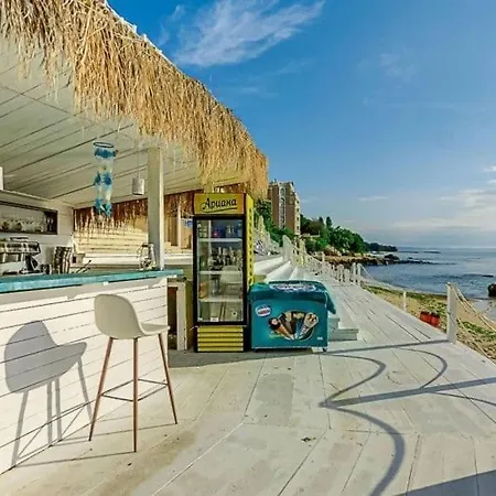 Seafront 2-bedroom With Pools And Direct Access La