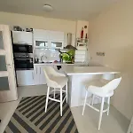 Seafront 2-bedroom With Pools And Direct Access La Apartment Warna