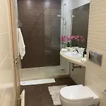 Apartment Seafront 2-bedroom With Pools And Direct Access La