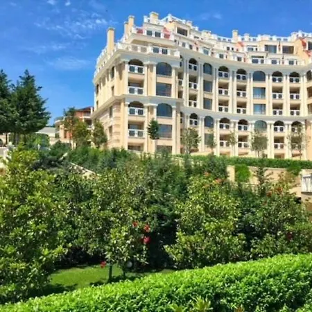 La Mer 2-Bedroom Apartment With Pools And Direct Beach Access شقة *