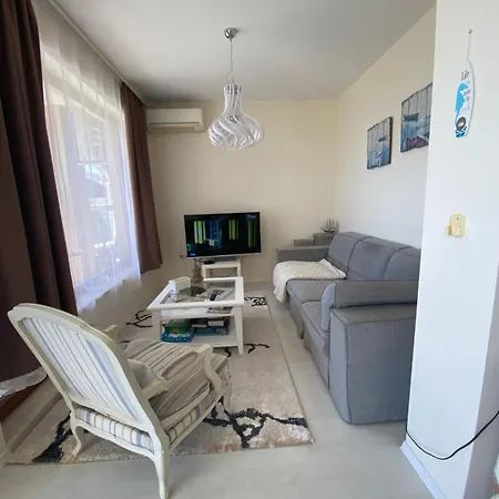 La 2-bedroom Private , Golden Sands , Apartamento